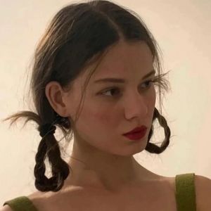 Meet your Posher, Iris